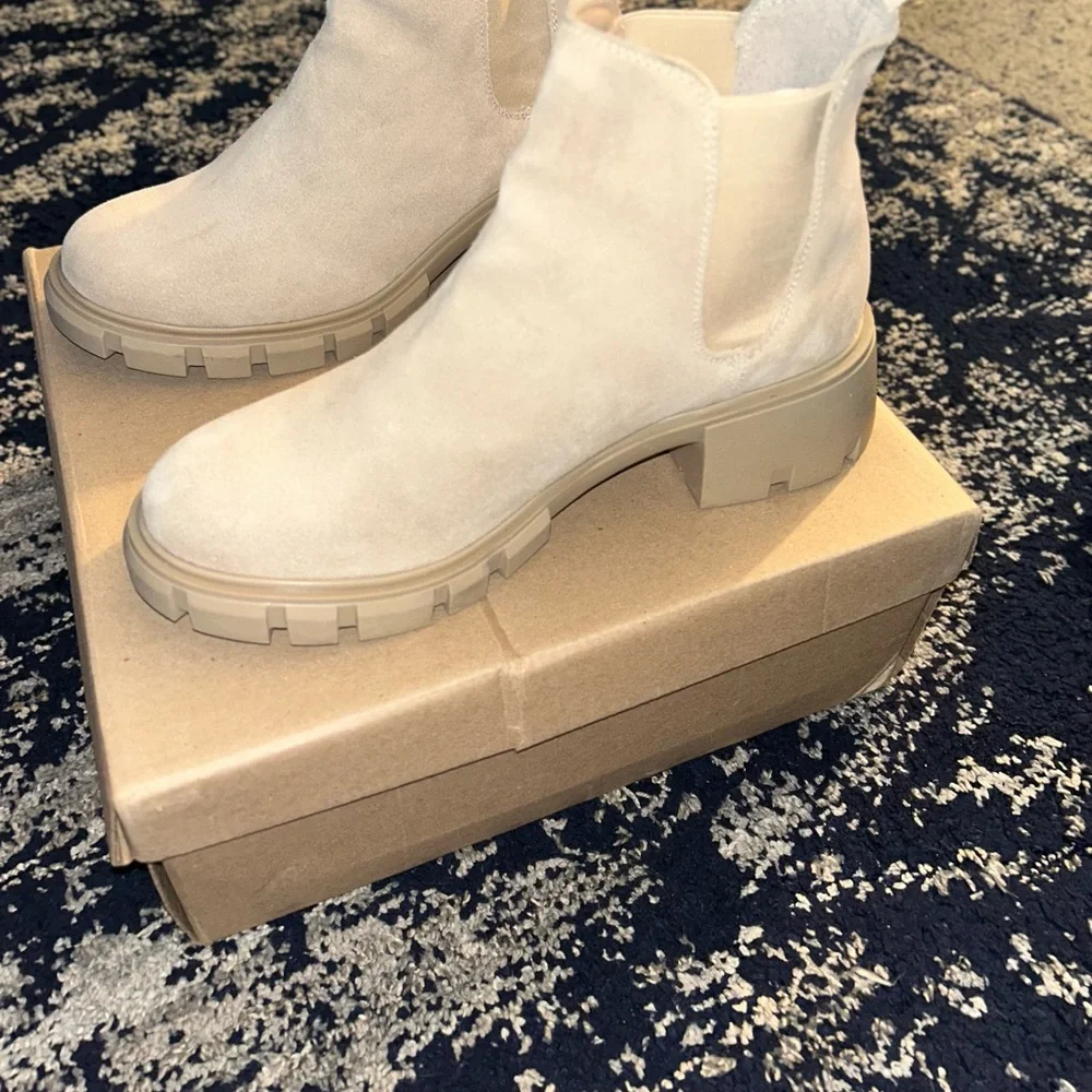 Steve Madden Cream Ankle Booties - Picture 4 of 8